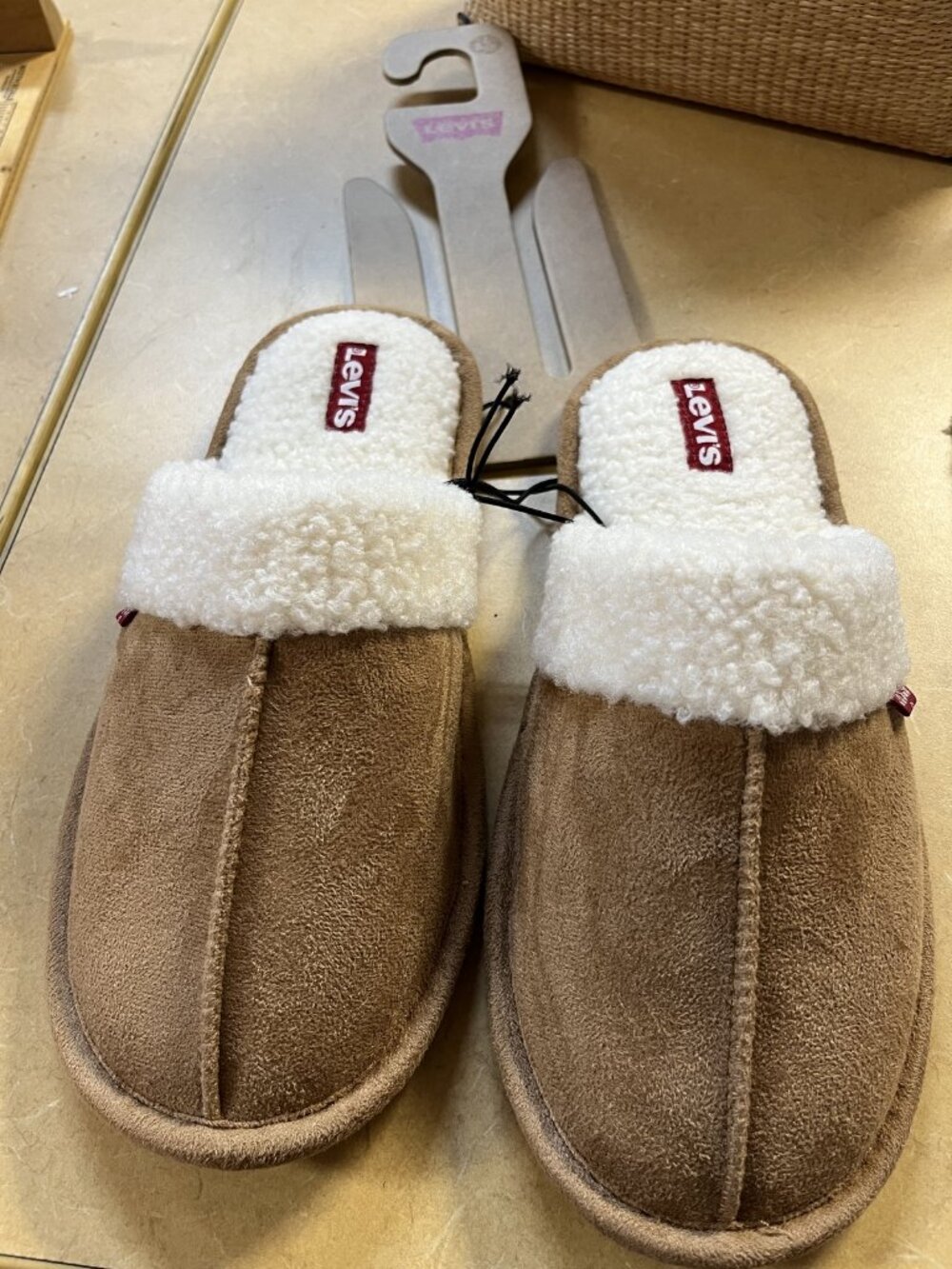 Levi’s Size Large (L) Levi's Women's Shearling Style Slippers Brown Faux Suede W
